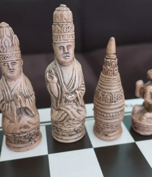 Komplet ceramicznych bierek najprawdopodobniej z Malezji