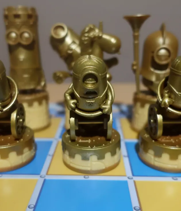 Komplet szachowy "Minionki"