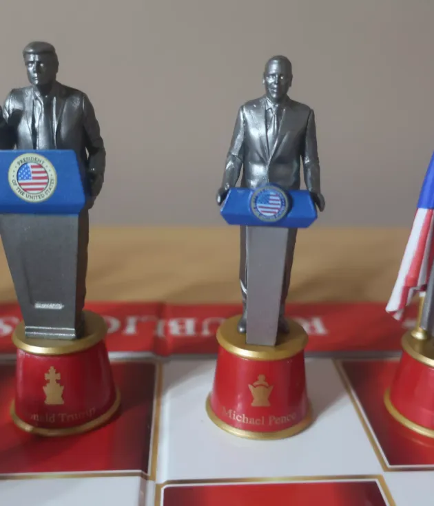 Szachowy komplet propagandowy Republikanów (Wybory prezydenckie w USA 2020)